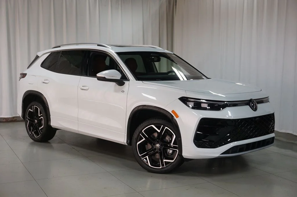 New 2026  Volkswagen 2.0T SEL R-Line Turbo image 3
