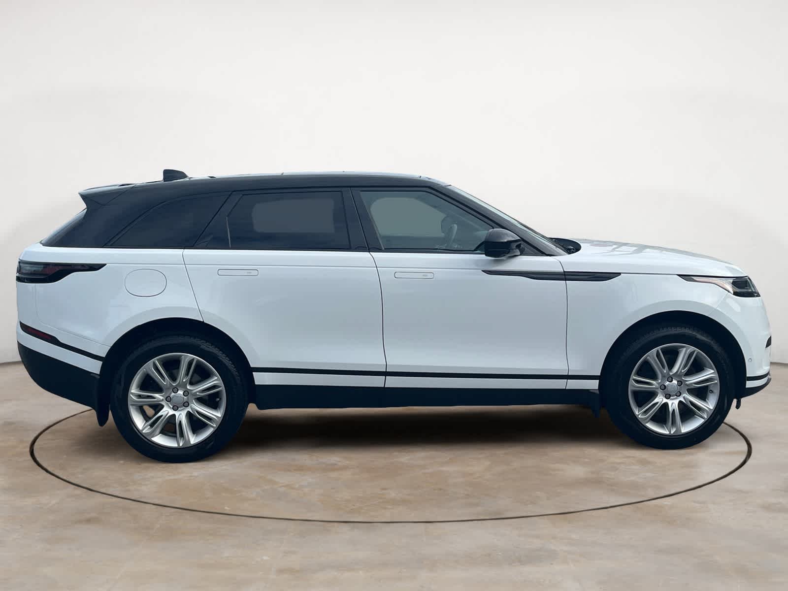 Used 2026 Fuji White Land Rover S image 6