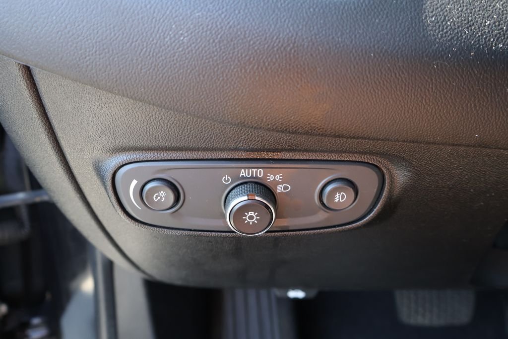 Used 2020 MIDNIGHT BLUE METALLIC Chevrolet LT image 19