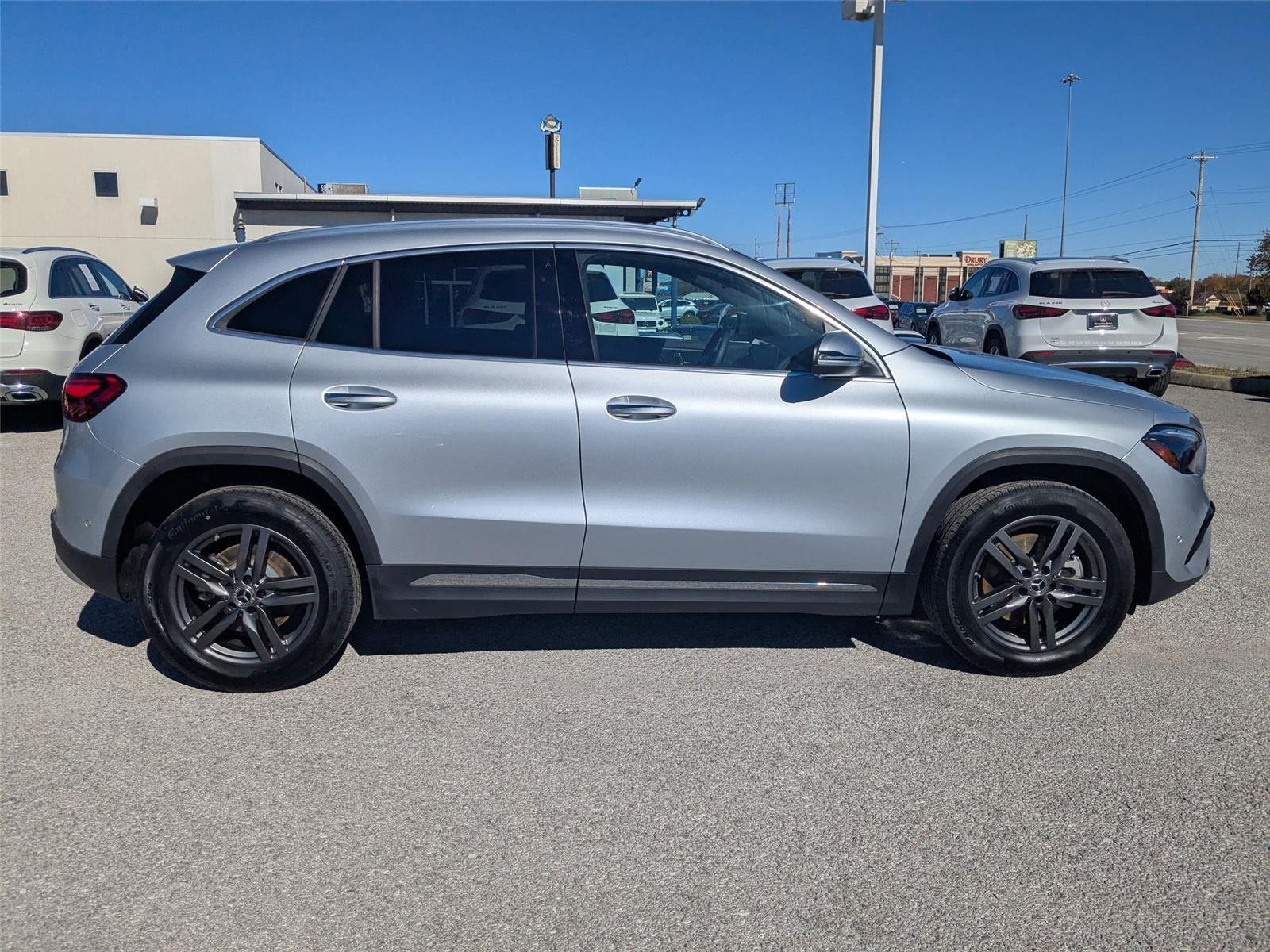 Used 2025 Cirrus Silver Metallic Mercedes-Benz GLA 250 image 4