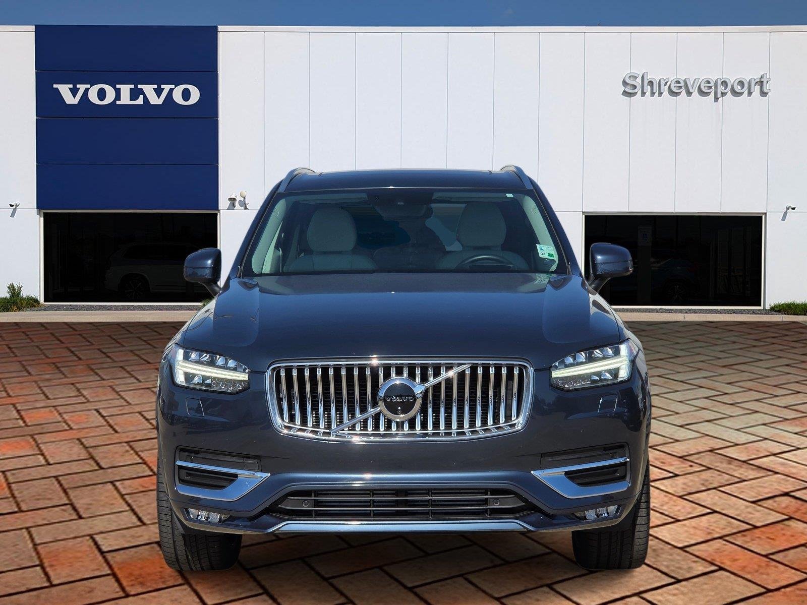 Used 2020  Volvo Inscription image 2