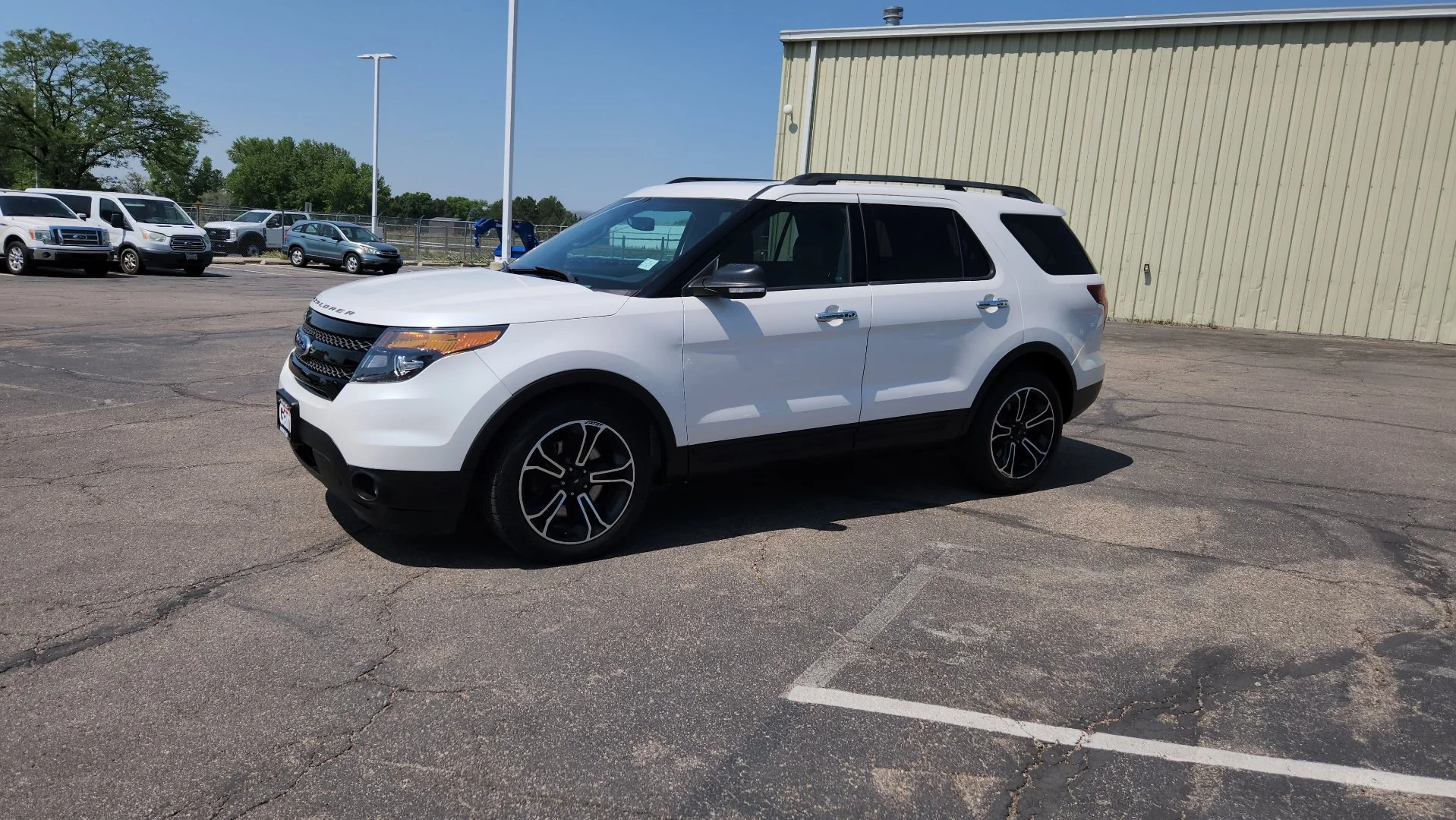 Used 2014 White Platinum Clearcoat Metallic Ford Sport image 3