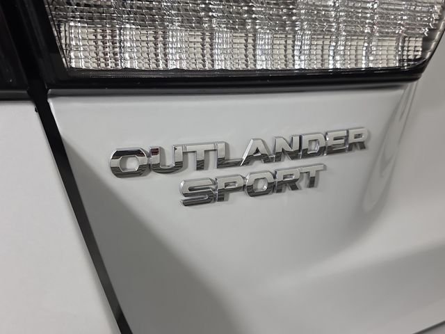 Used 2024  Mitsubishi 2.0 ES image 11