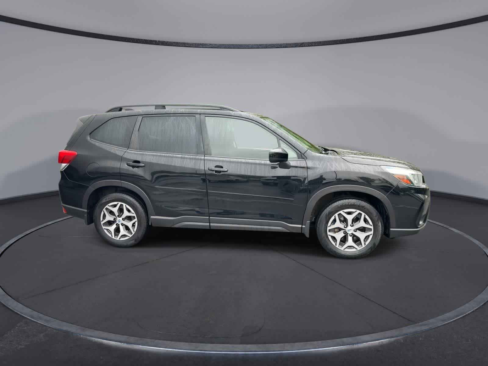 Used 2020 Crystal Black Silica Subaru Premium image 9