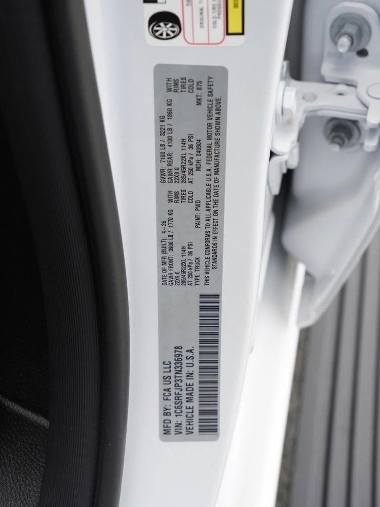 New 2026 Ivory White Tri-Coat Pearl-Coat Exterior Paint RAM Laramie image 30