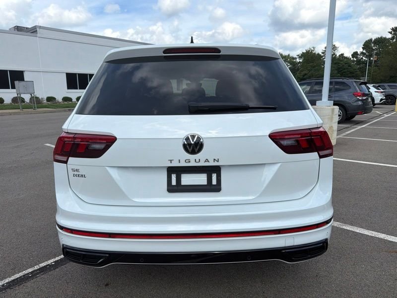 Used 2023 White Volkswagen 2.0T SE R-Line Black image 4