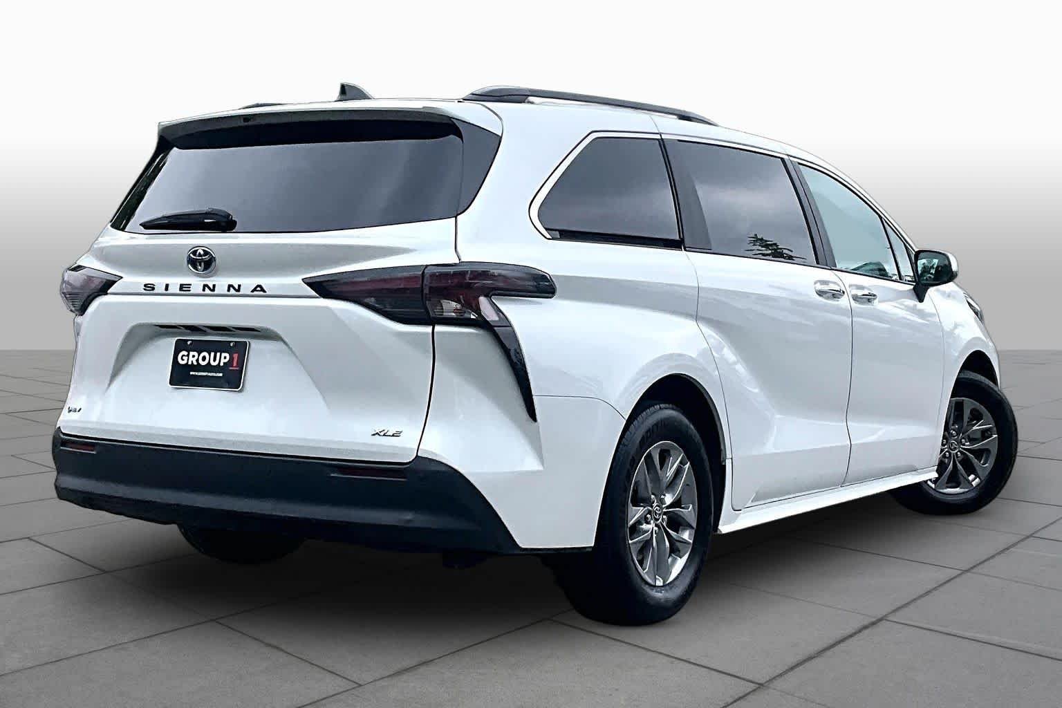 Used 2025 Wind Chill Pearl Toyota XLE image 13