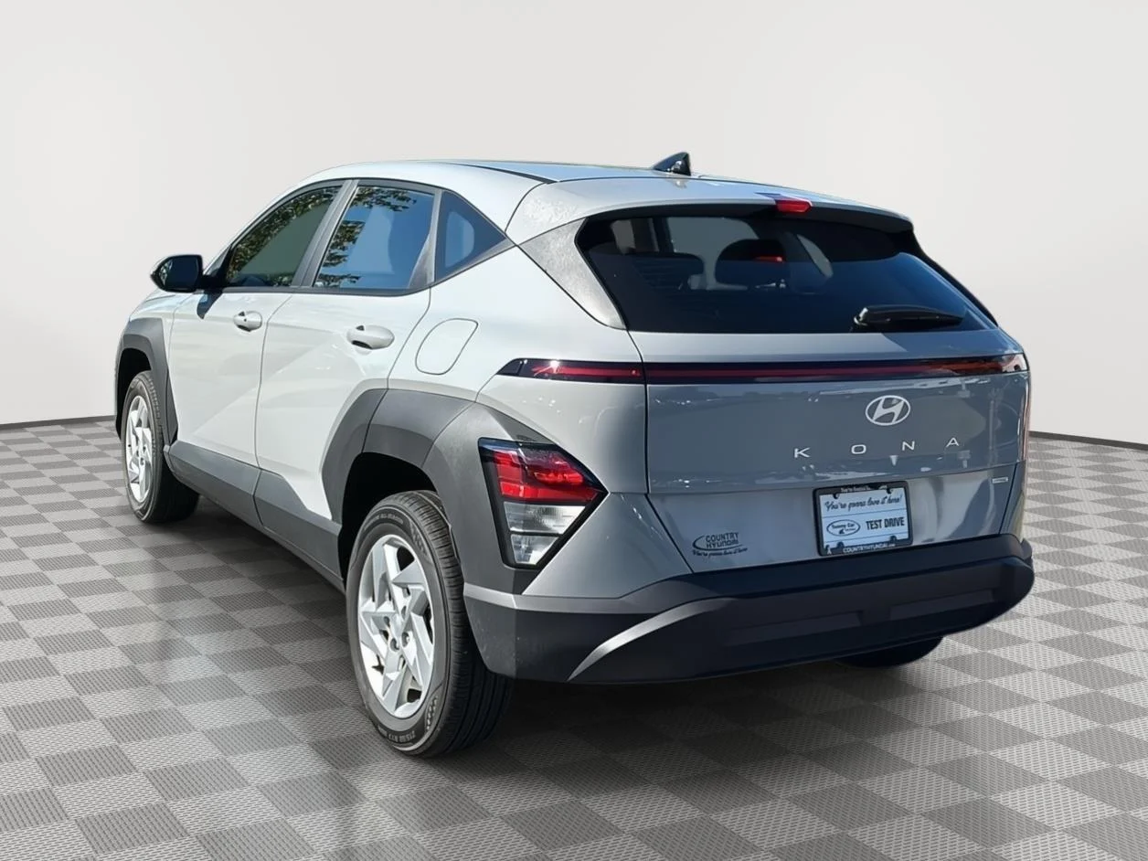 Used 2026 Cyber Gray Metallic Hyundai SE image 7