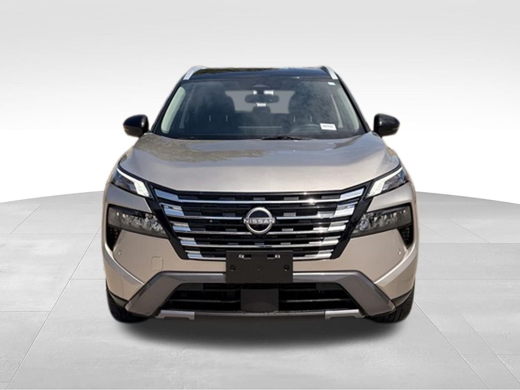 Used 2025 Champagne Silver Metallic Nissan SL image 3