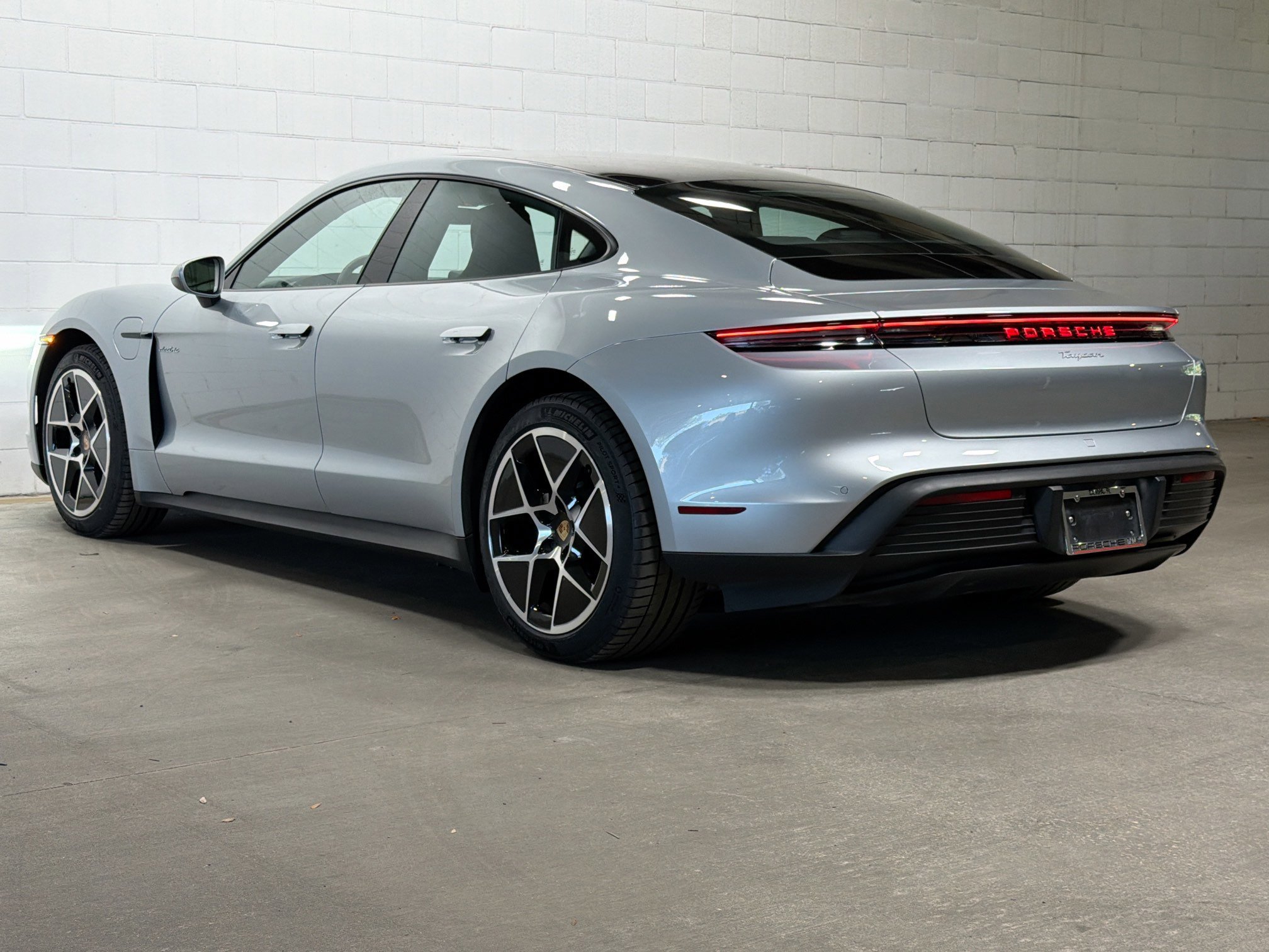 Certified Used 2025 Dolomite Silver Metallic Porsche  image 3