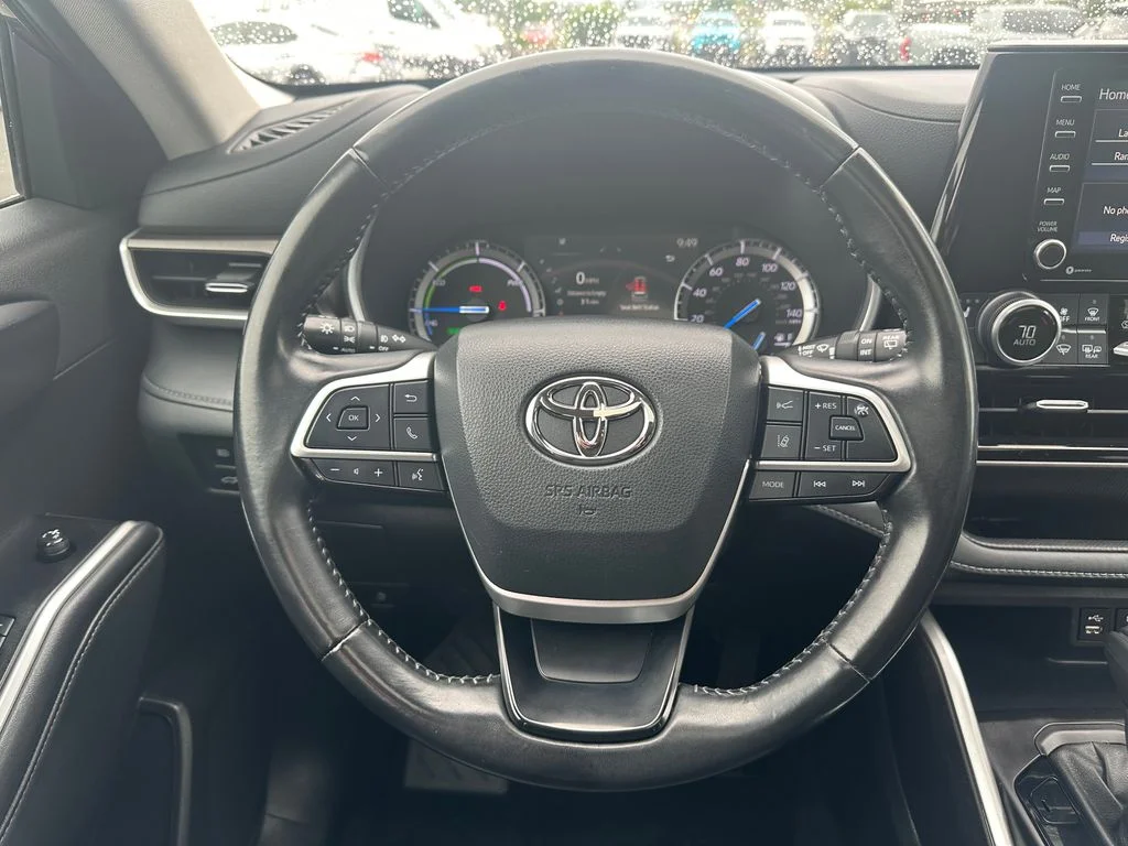 Used 2022 Gray Toyota XLE image 20