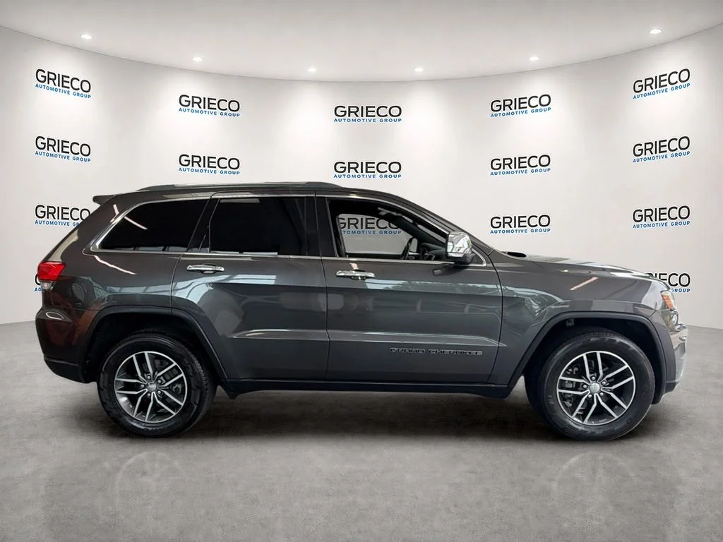 Used 2018 Gray Jeep Limited image 8