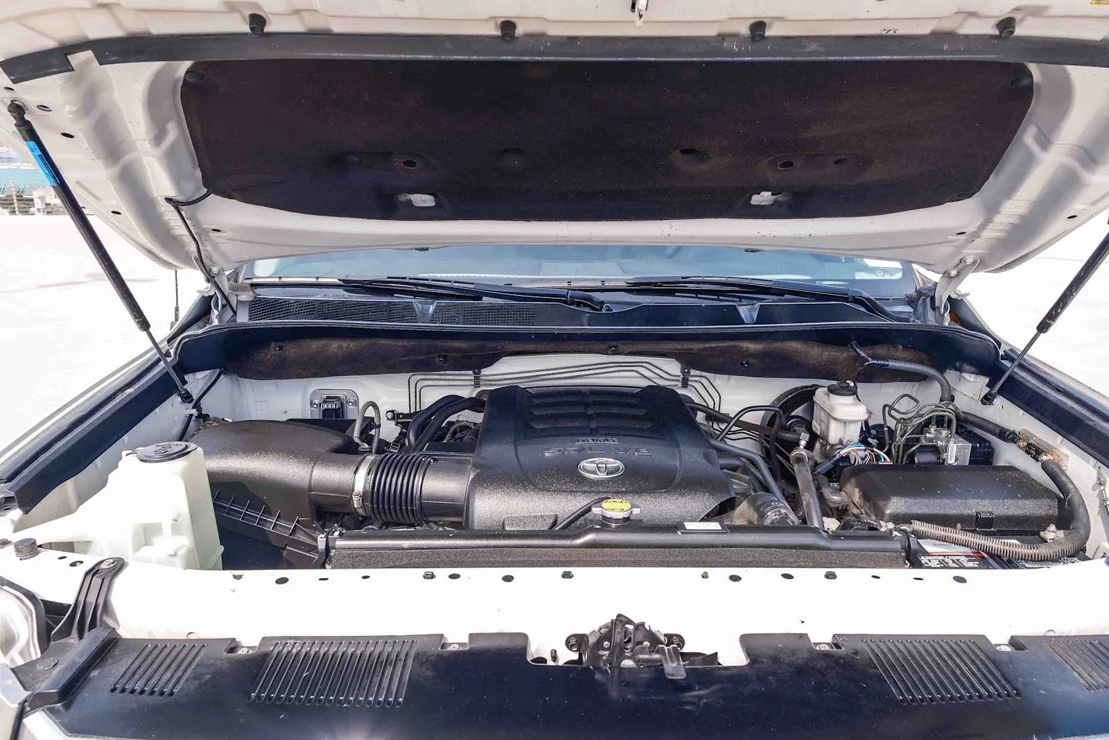 Used 2017 Super White Toyota SR5 image 27