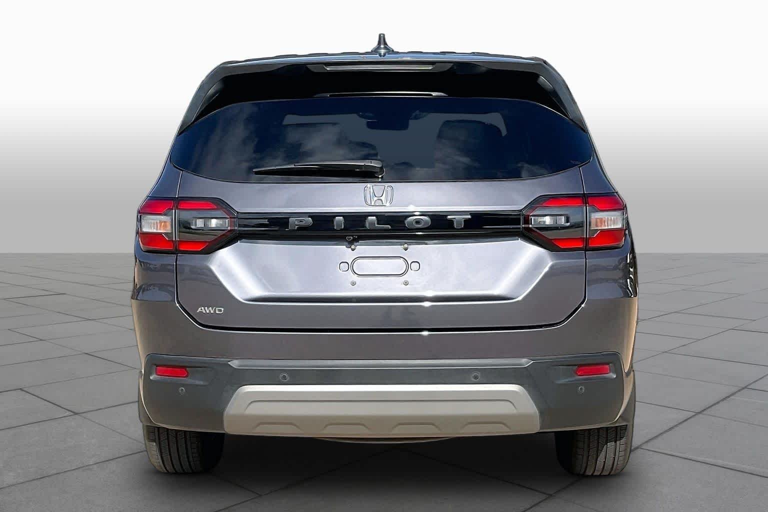 Used 2023 Modern Steel Metallic Honda EX-L 7 Passenger image 6