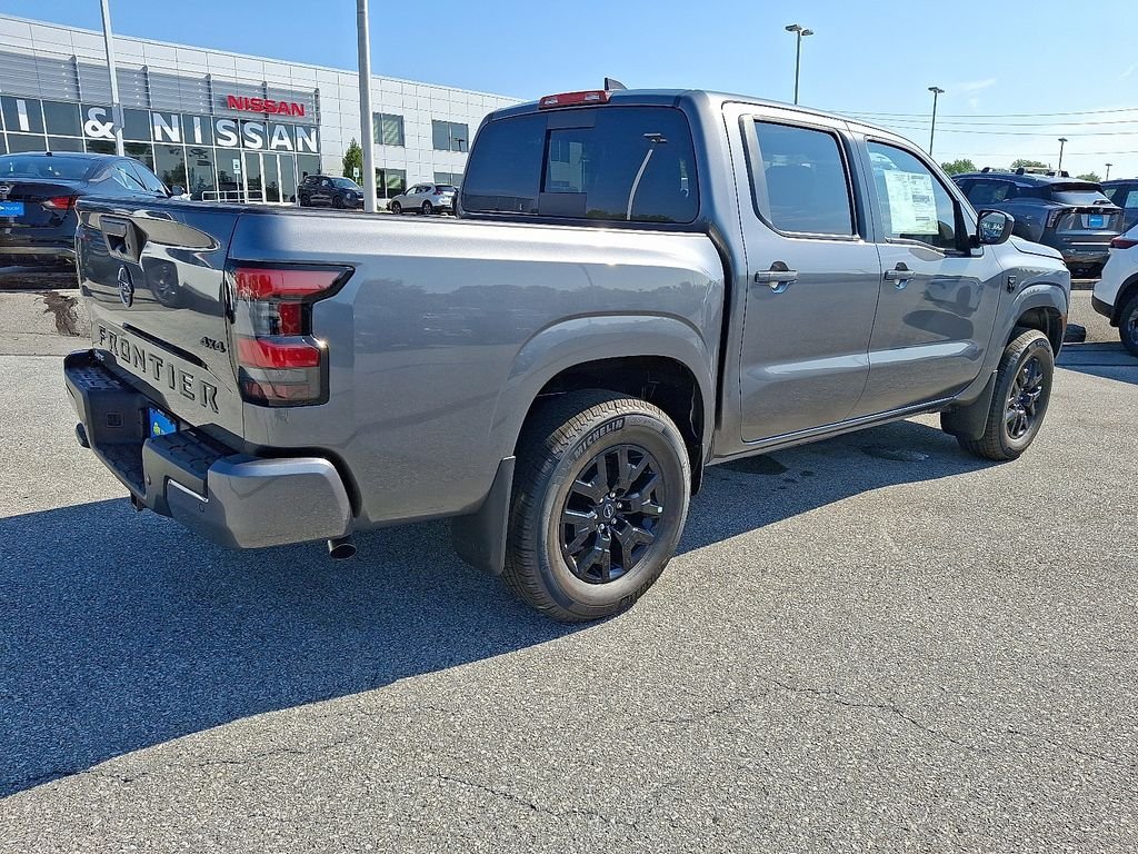 New 2026 Gun Metallic Nissan Crew Cab SV image 4