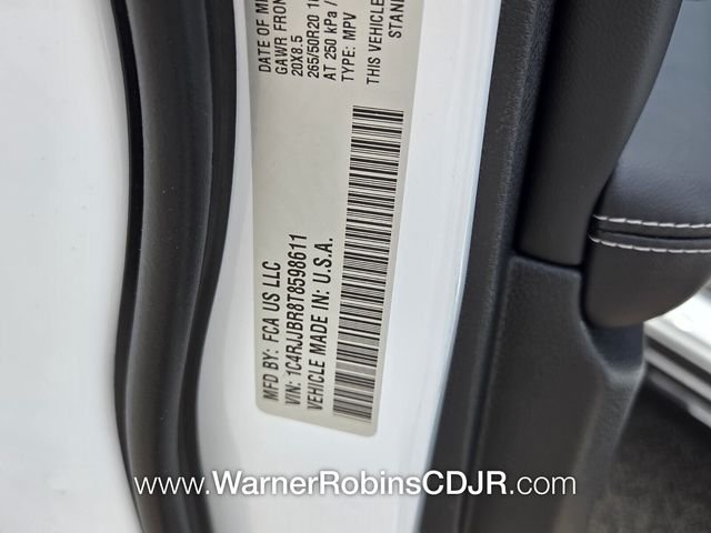 New 2026 Bright White Clear-Coat Exterior Paint Jeep Limited image 19