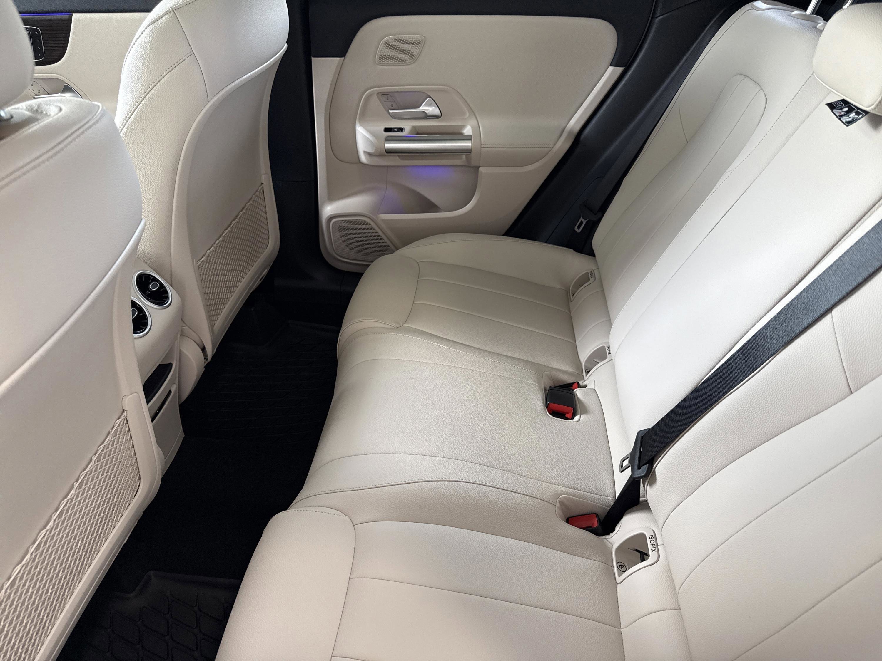New 2026 Polar White Mercedes-Benz GLA 250 image 21