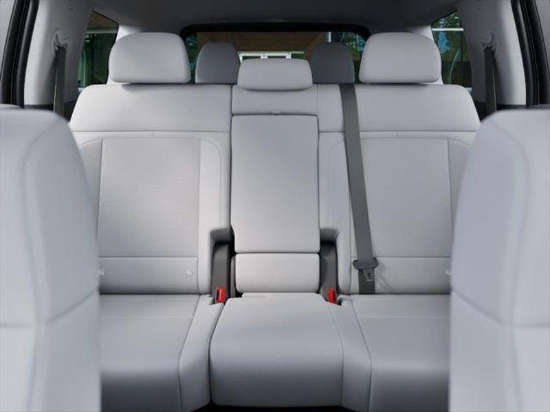 New 2026 Shimmering Silver Hyundai SE FWD image 12