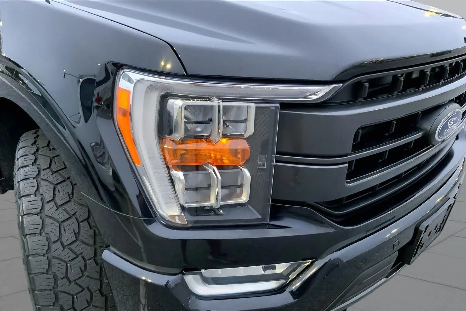 Used 2021 Agate Black Ford LARIAT image 24