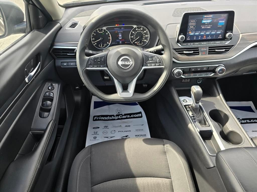 Used 2025 Black Nissan 2.5 SV image 3
