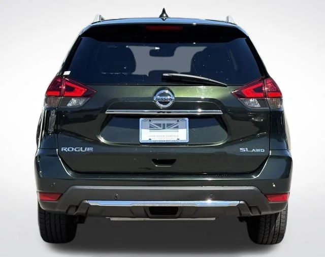 Used 2020 Green Nissan SL image 7