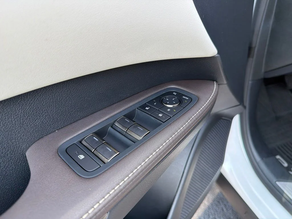 Used 2023 White Lexus 350 Premium image 25