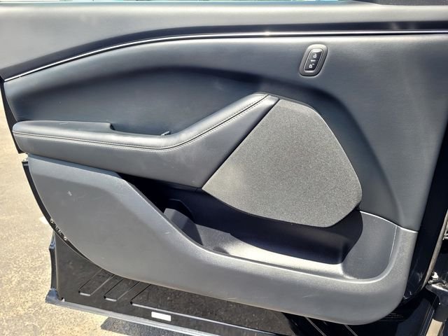 Used 2023 Black Ford Select image 14