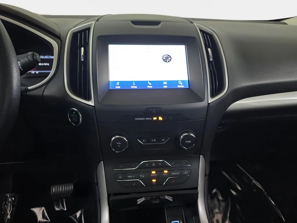 Used 2019 Gray Ford SEL image 23