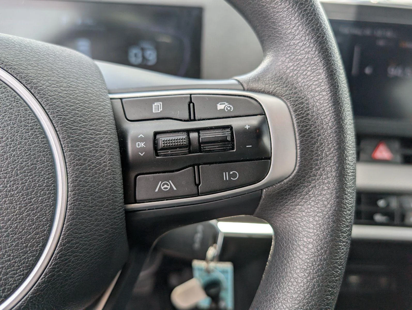 Used 2025 Steel Gray Kia LX image 67