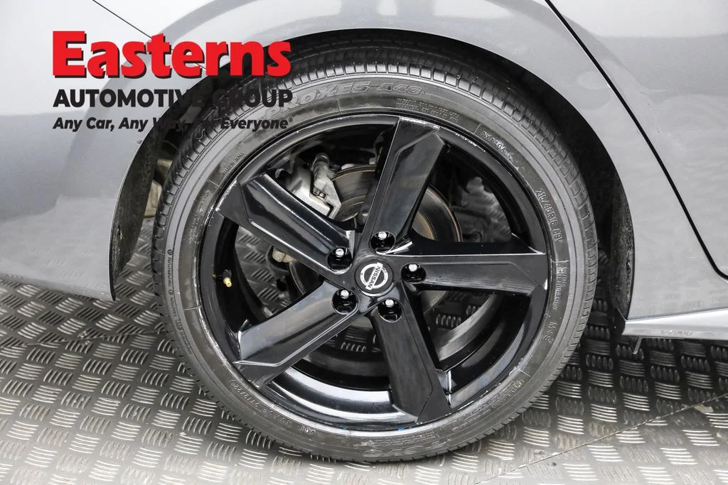 Used 2023 Gray Nissan SR image 29