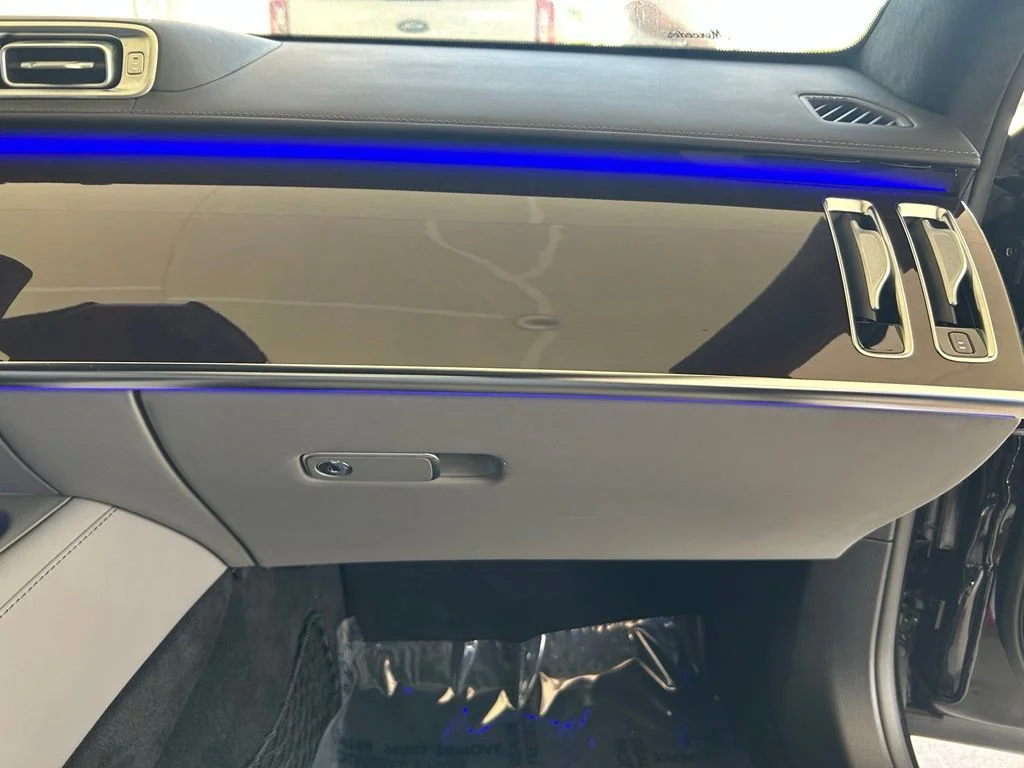 Used 2023 Silver Mercedes-Benz S 580 image 24
