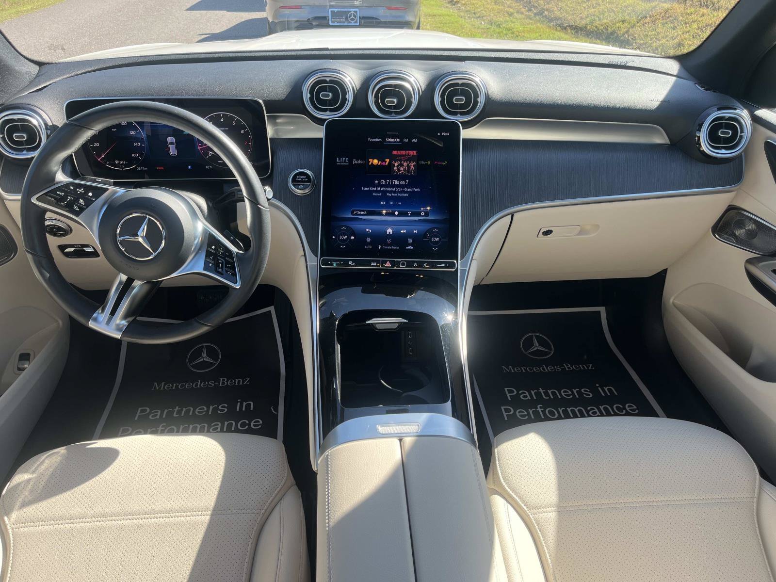 Used 2026 Polar White Mercedes-Benz GLC 300 image 16