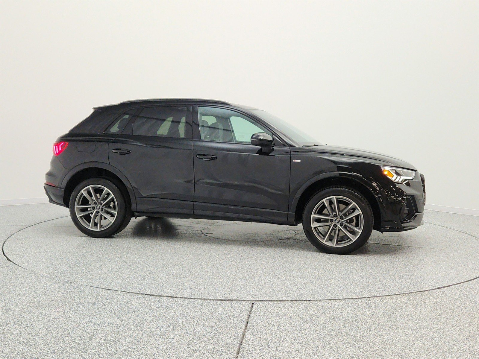 Used 2023 Mythos Black Metallic Audi S line Premium image 4