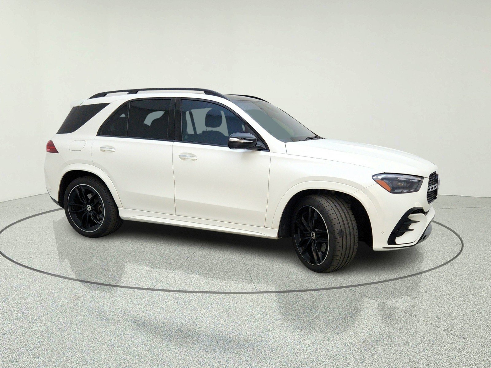 Certified Used 2024 MANUFAKTUR Diamond White Metallic Mercedes-Benz GLE 450 image 10