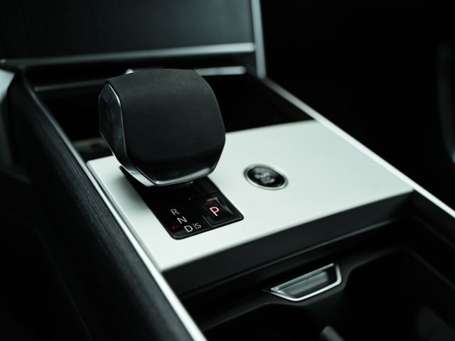 New 2026 Santorini Black LAND ROVER SE image 46