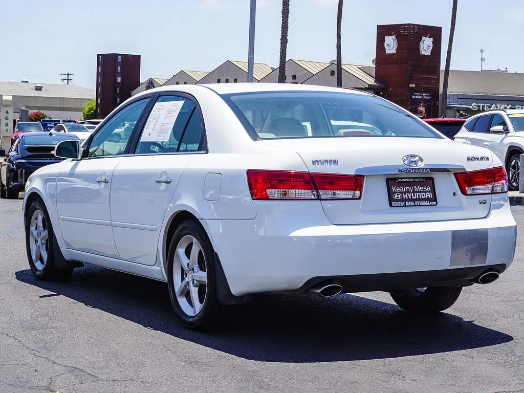 Used 2006 White Hyundai GLS V6 image 4