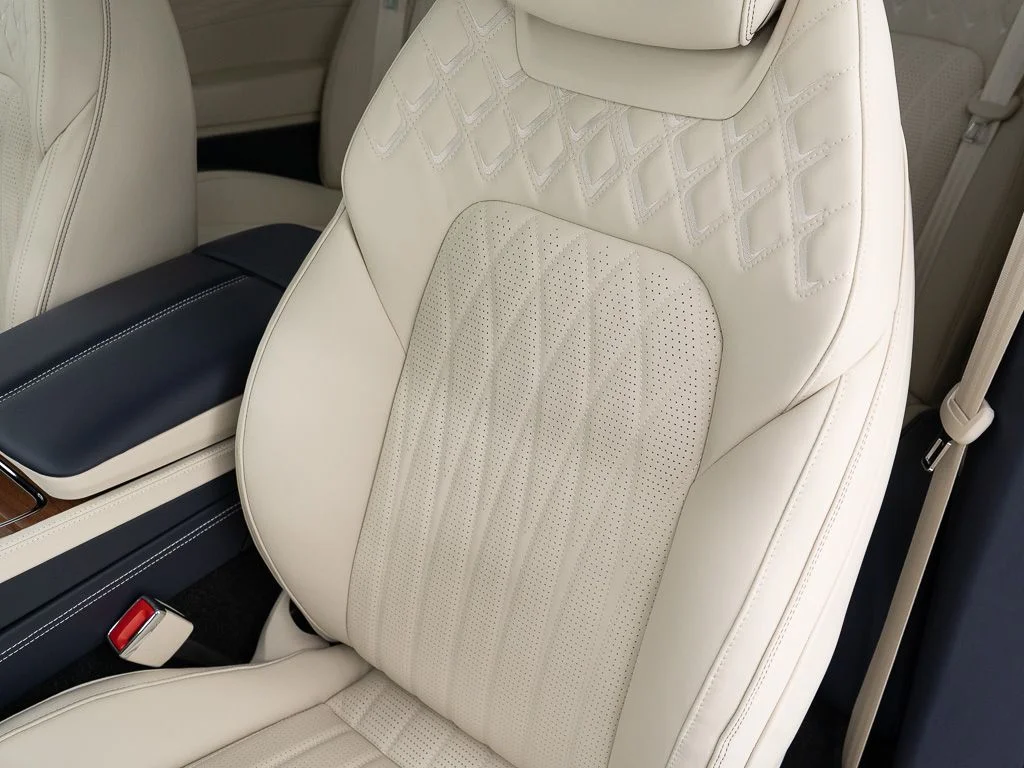 New 2026 Sequin Blue - by Mulliner Bentley Azure image 18