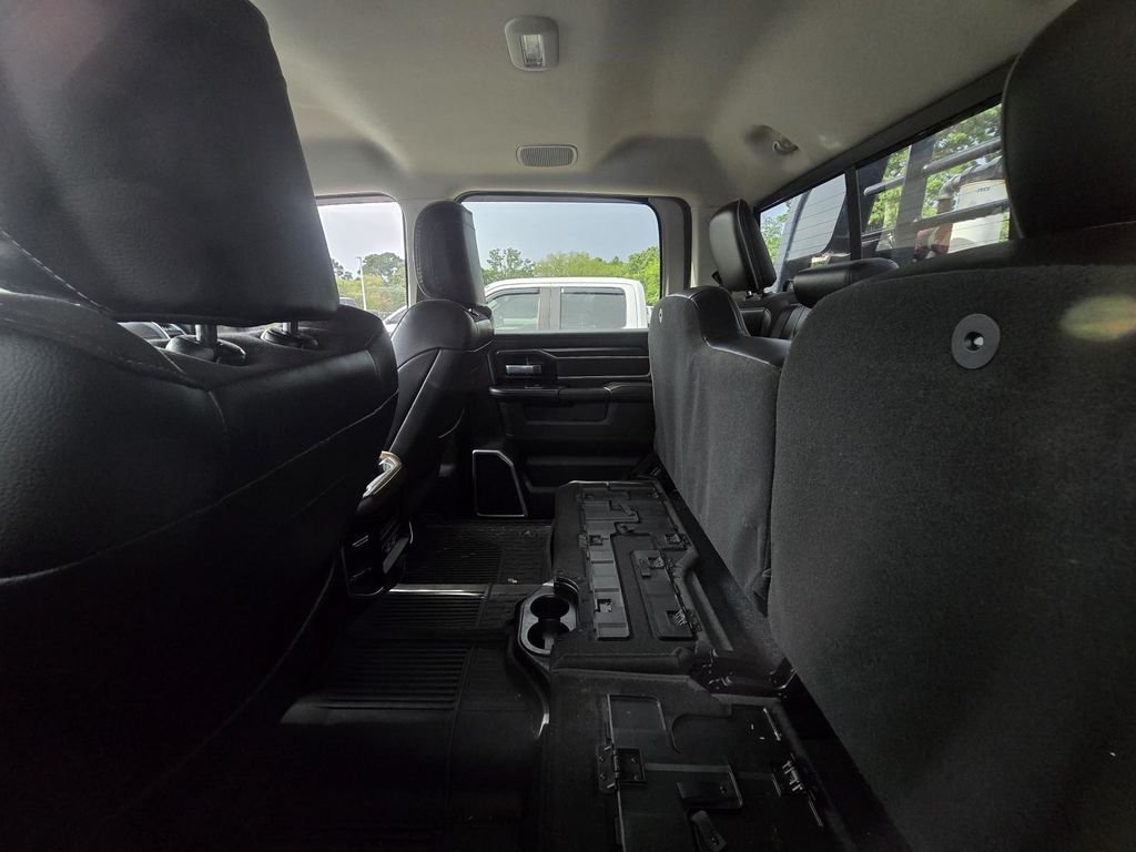 Used 2023 Silver Ram Laramie image 12