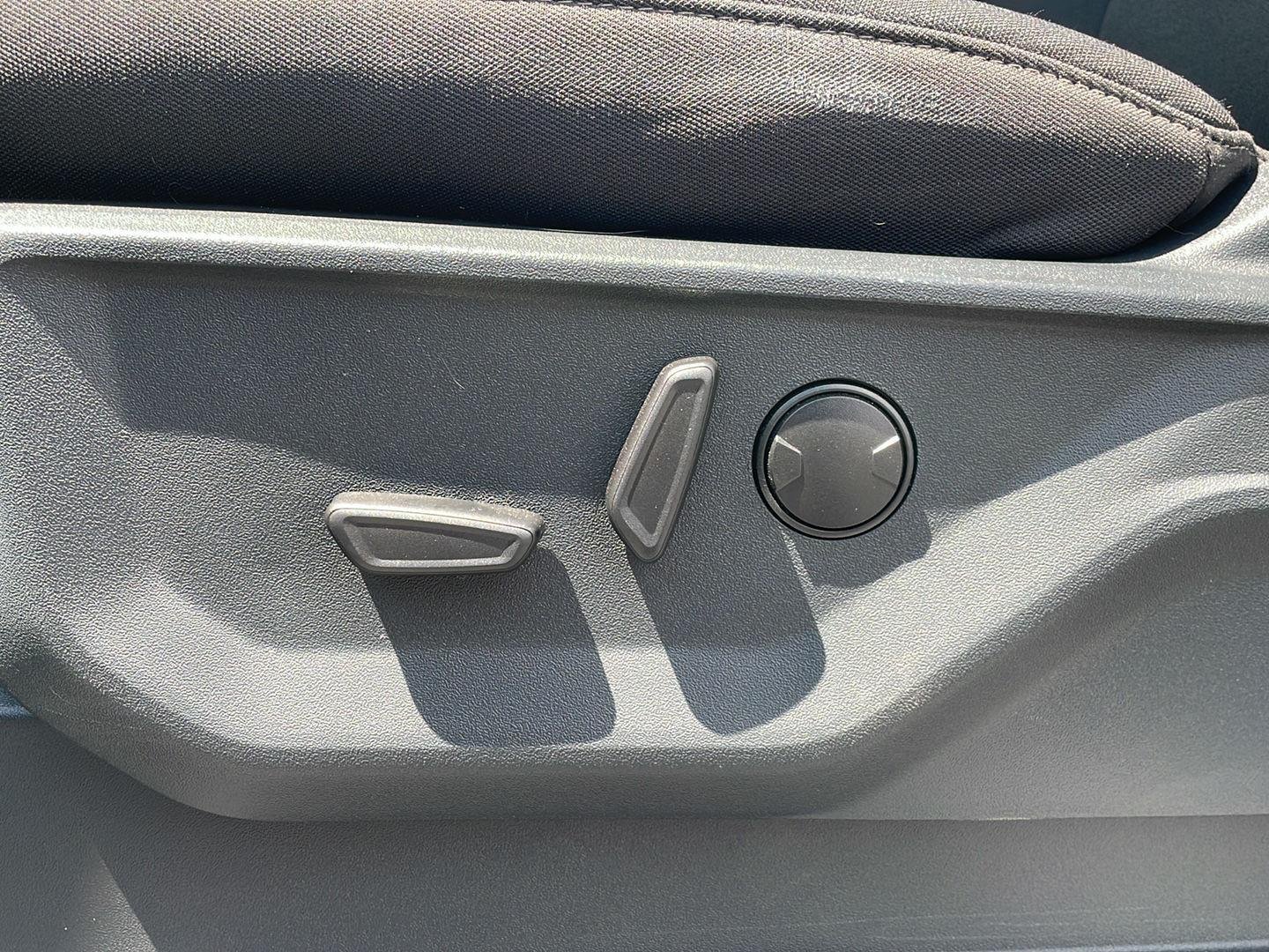 New 2026 Iconic Silver Metallic Ford XLT image 13