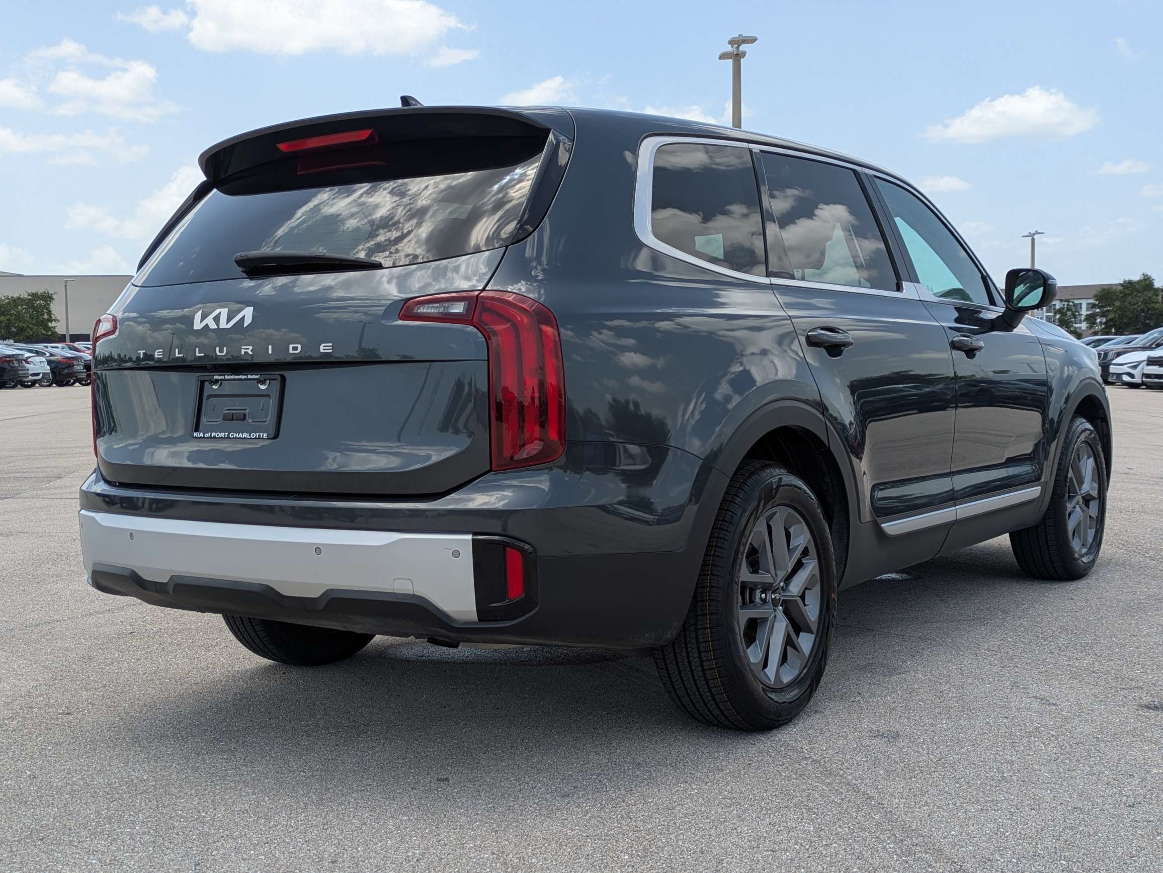 Certified Used 2024 Gravity Gray Kia LX image 5