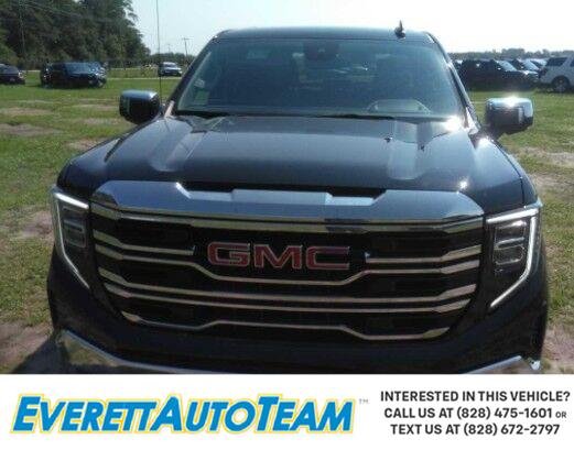 Used 2025 Onyx Black GMC SLT image 1