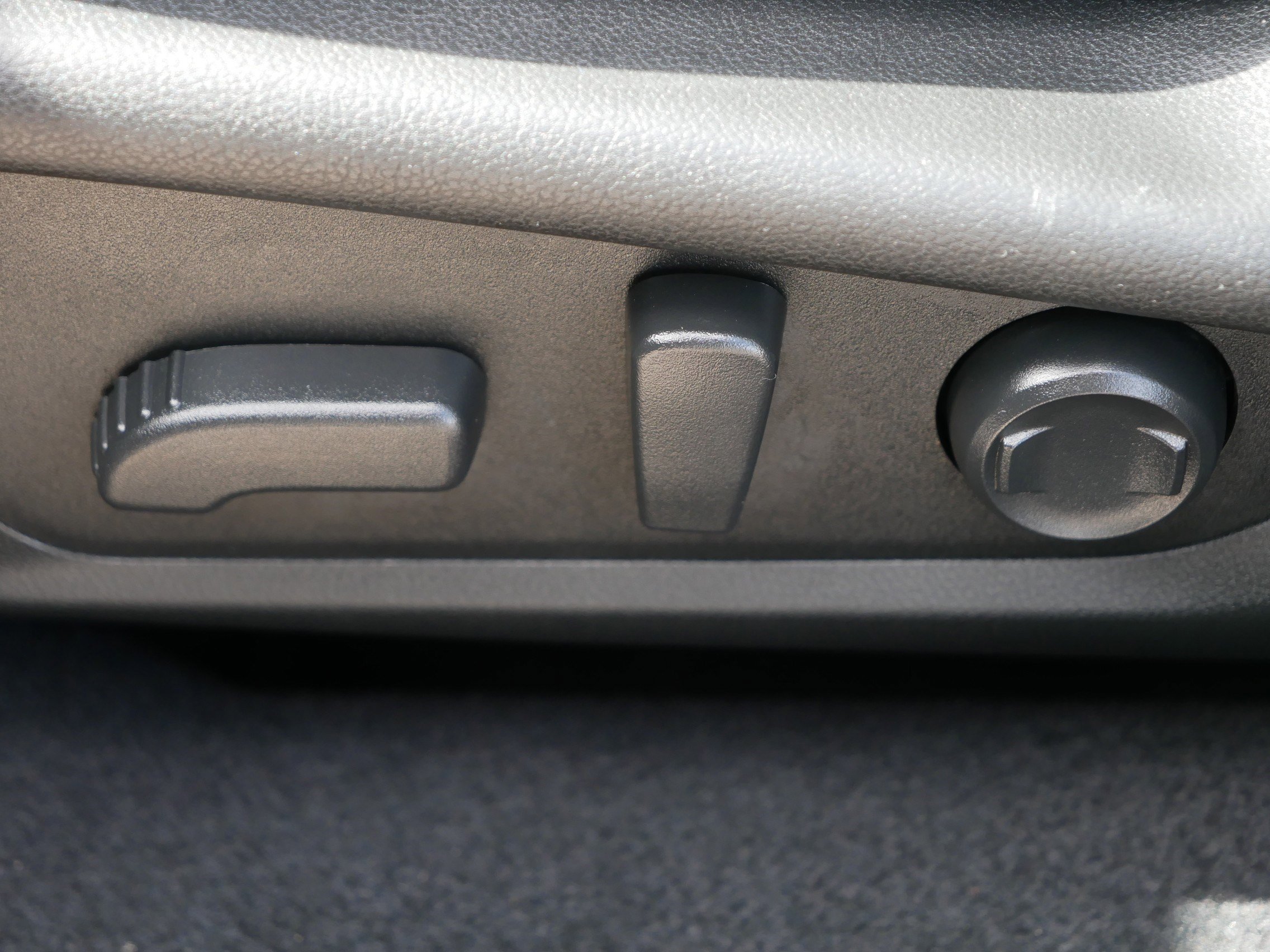 Used 2025 Magnetite Gray Metallic Subaru Premium image 20