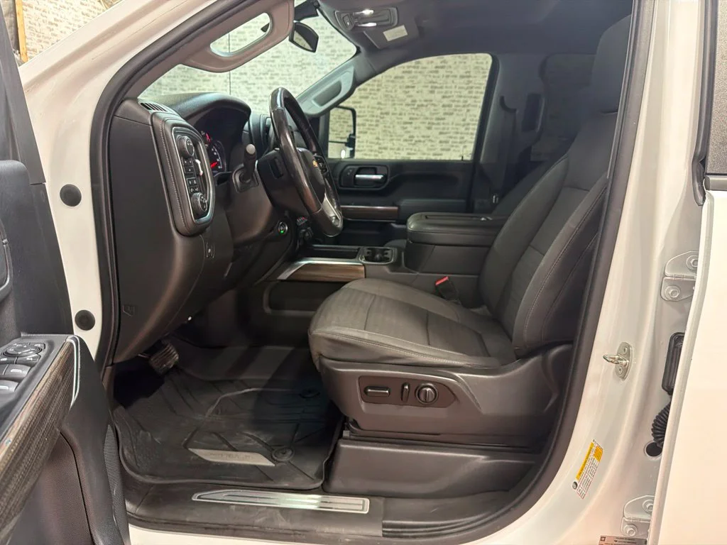 Used 2021 Summit White Chevrolet LT image 23