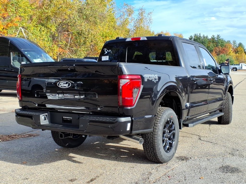 New 2026 Agate Black Metallic Ford XLT image 5