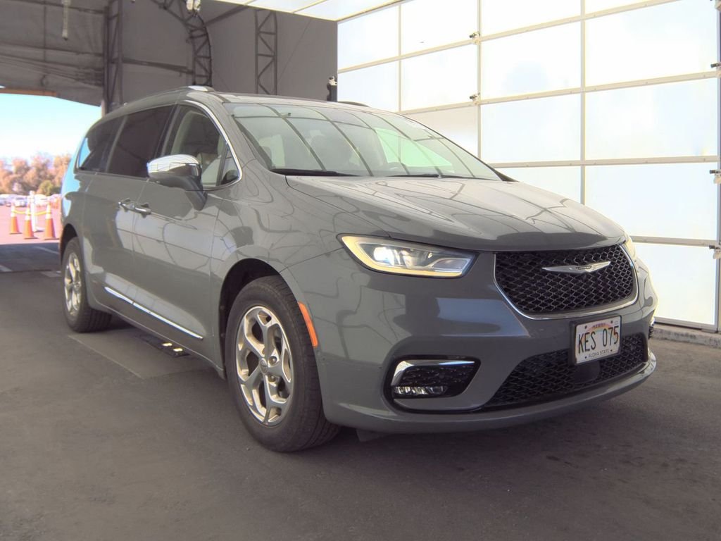 2021 Chrysler Pacifica's photo