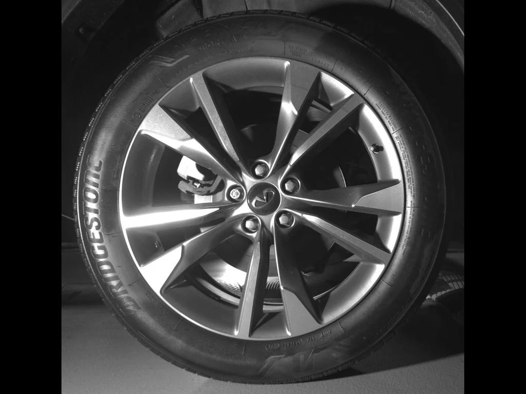 Used 2024 Silver INFINITI LUXE image 11
