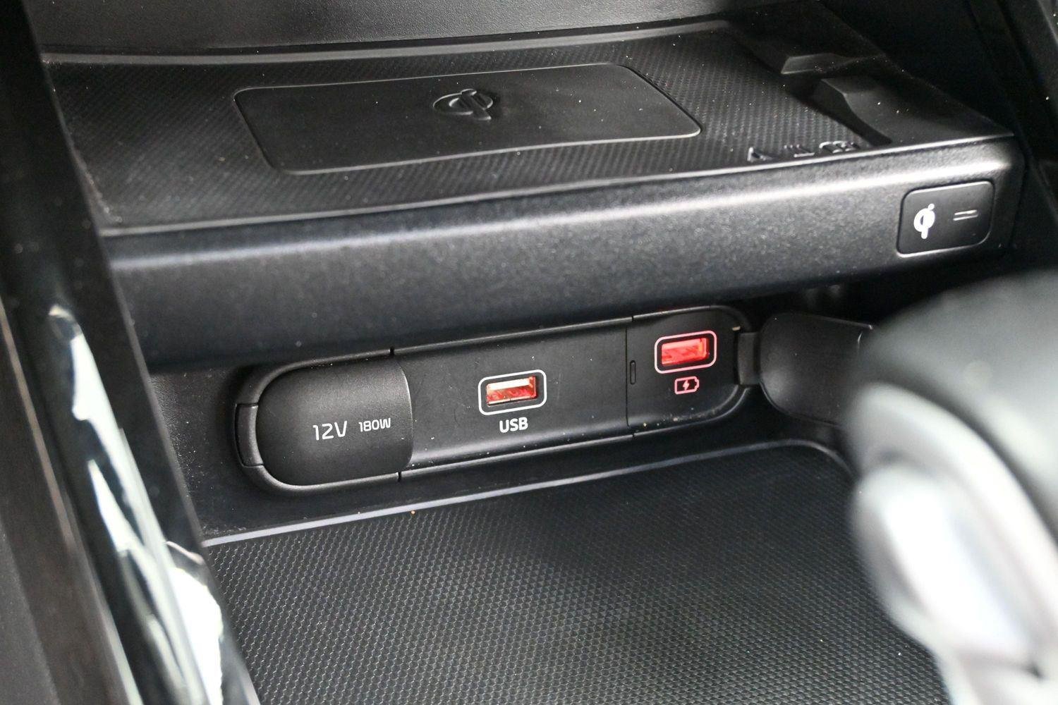 Used 2022 Snow White Pearl Kia GT-Line image 23