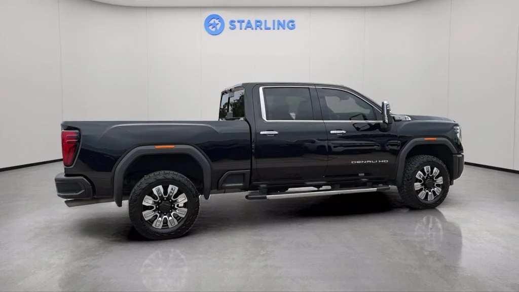 Used 2024 Onyx Black GMC Denali image 10