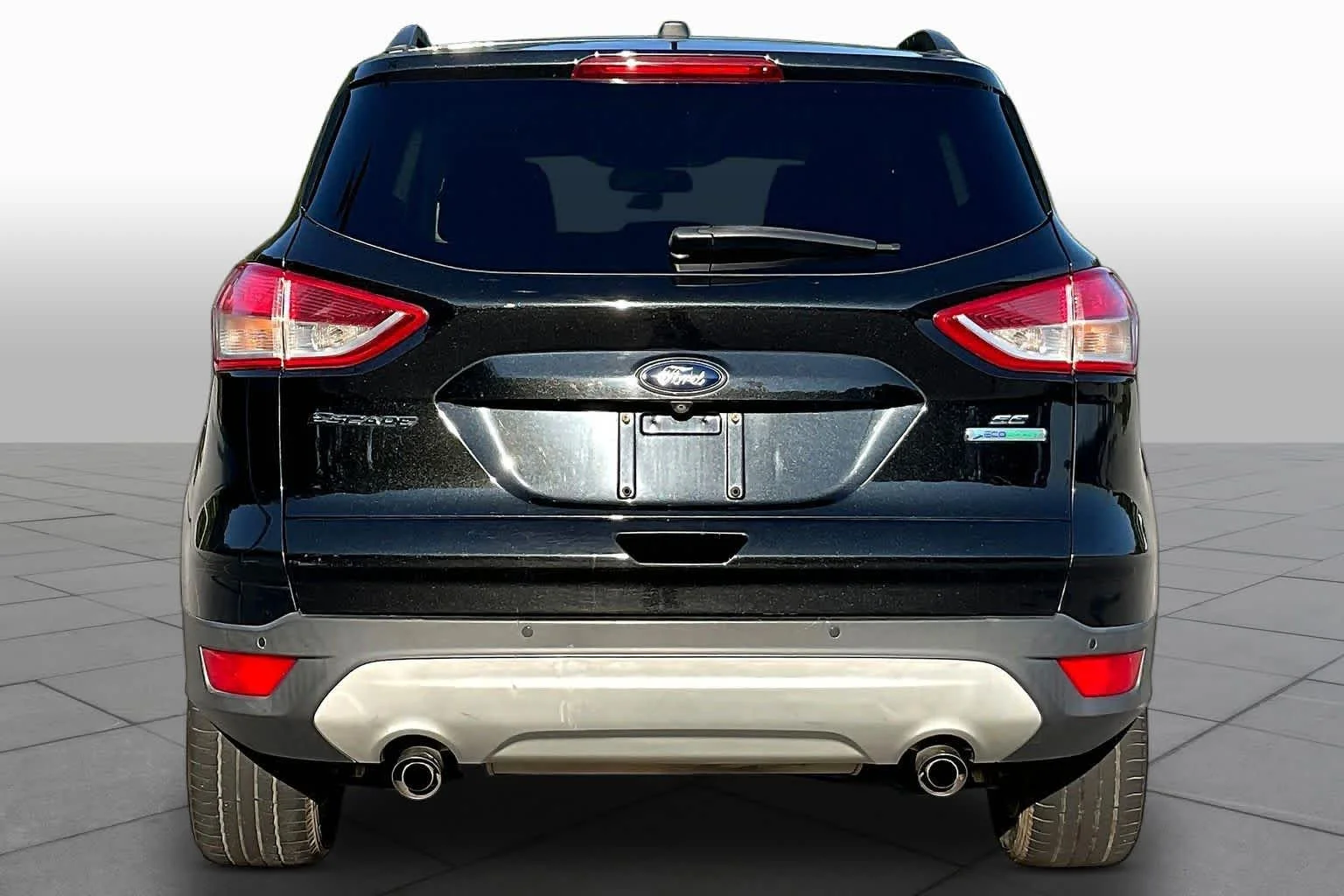 Used 2015 Tuxedo Black Ford SE image 4