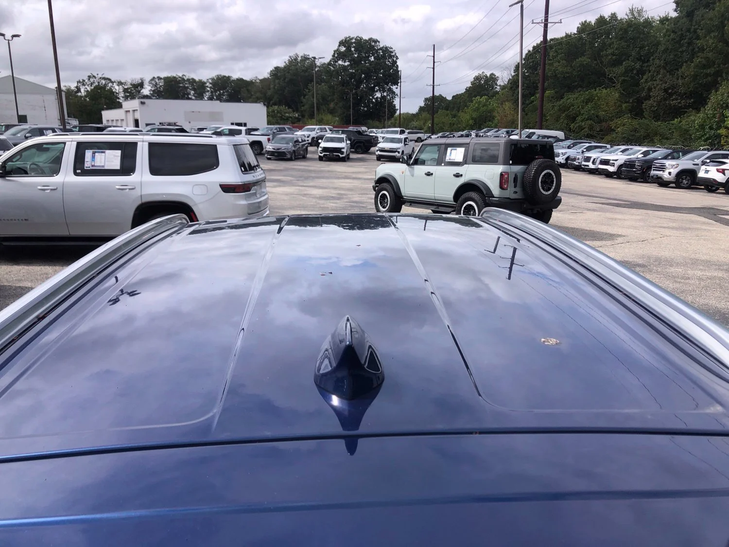 Used 2023 SAPPHIRE METALLIC Buick Essence image 20